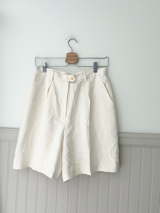 Lauren Ralph Lauren Pants - Vintage Lauren Ralph Lauren Size 10 Silk Ivory High-Rise Bermuda Shorts